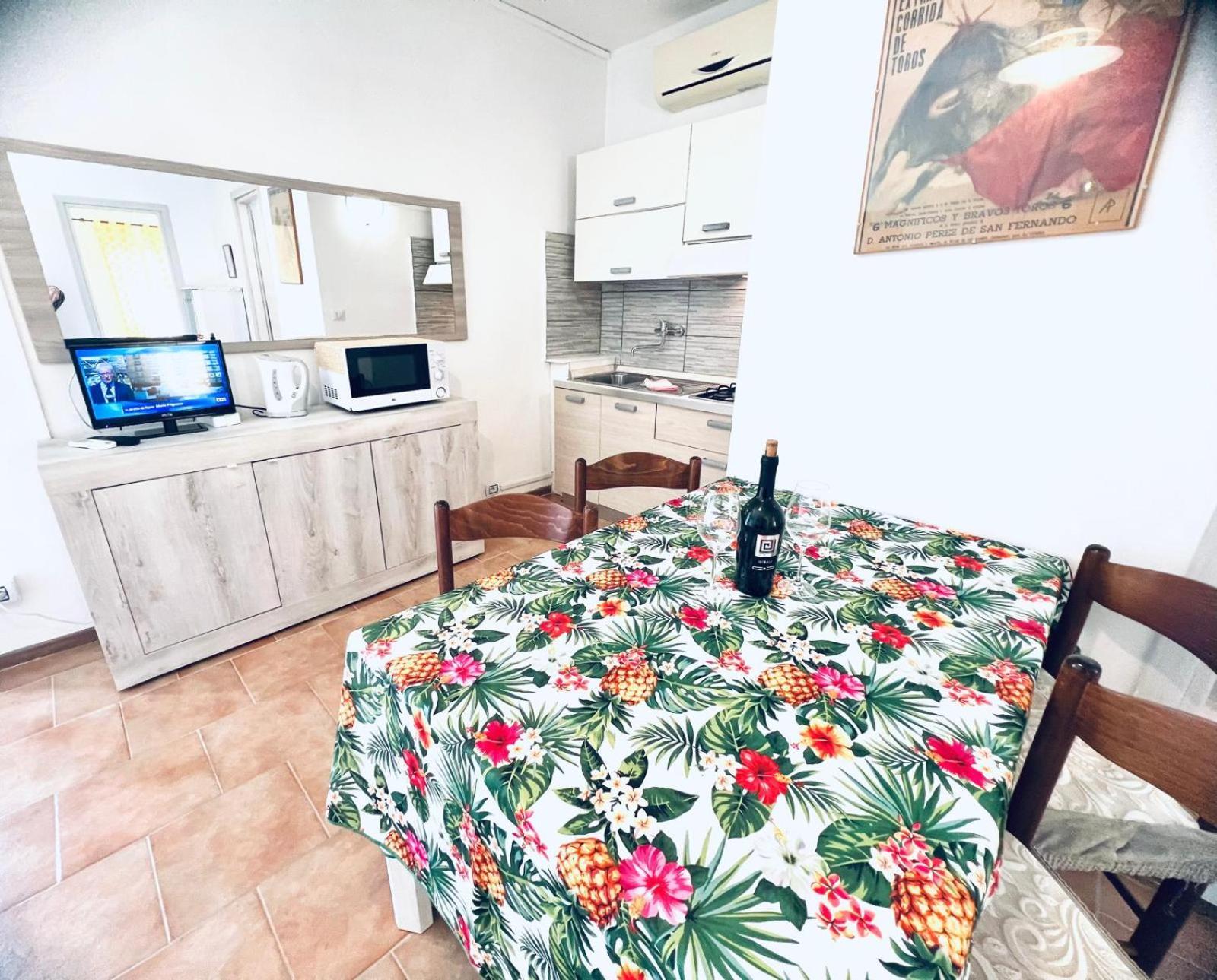 Villa Rosa Valledoria  Eksteriør bilde